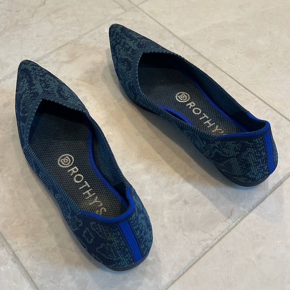 Rothy’s, The Point, blue & green, size 6.